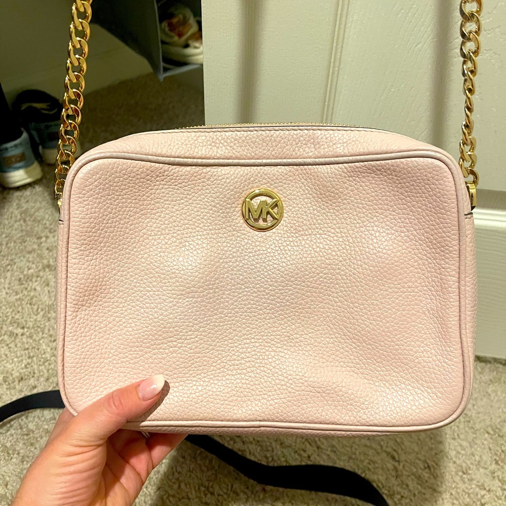 Micheal kors crossbody bag pink